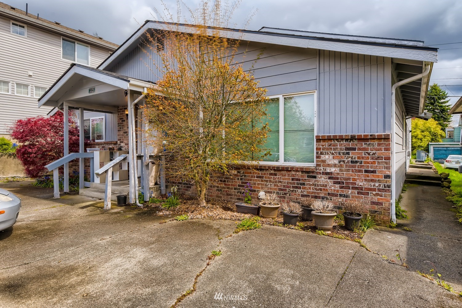 3325 Rockefeller Avenue Everett, WA 98201 - Photo 2 of 32 a view of a house with a patio