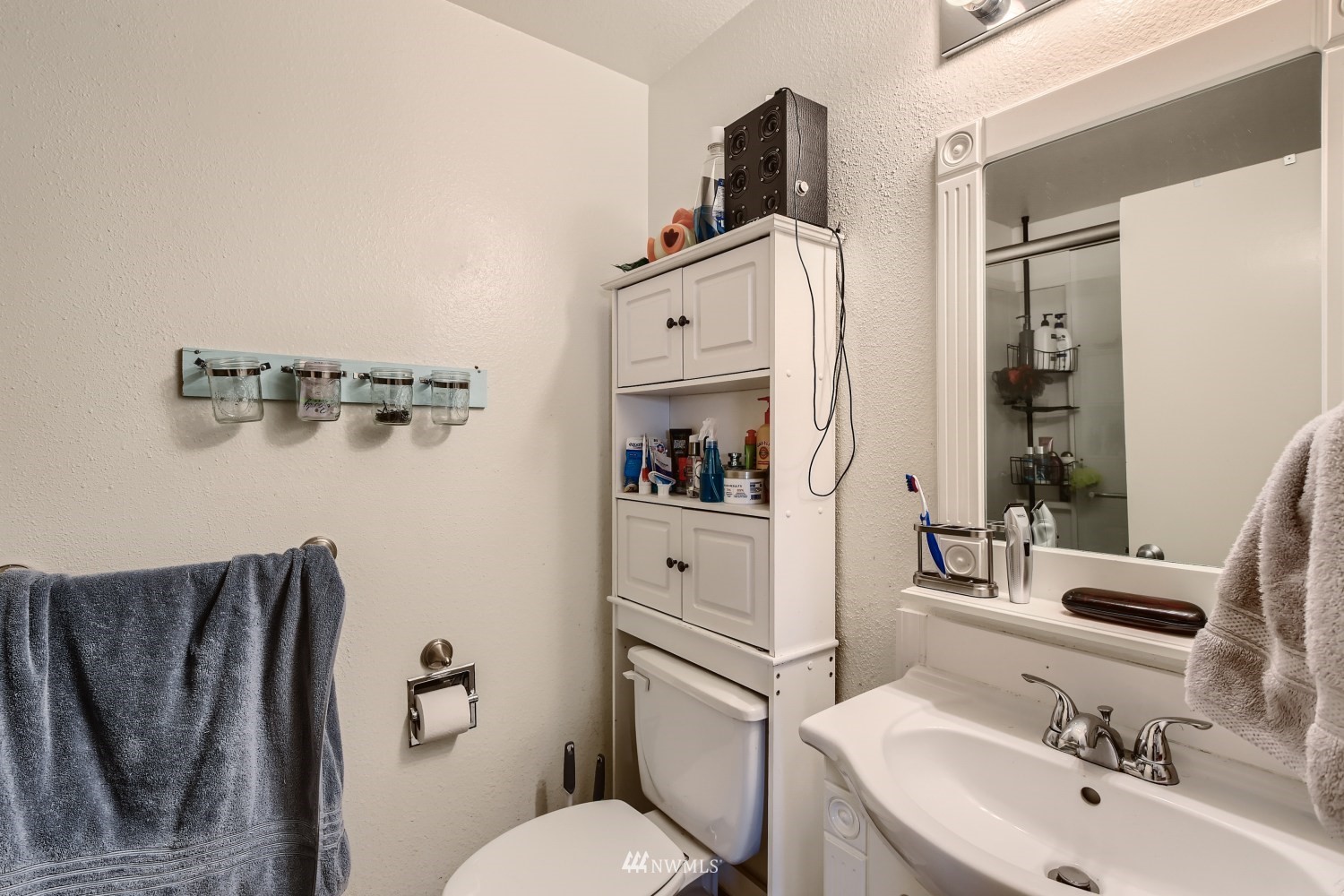 3325 Rockefeller Avenue Everett, WA 98201 - Photo 21 of 32 a bathroom with a sink toilet and shower