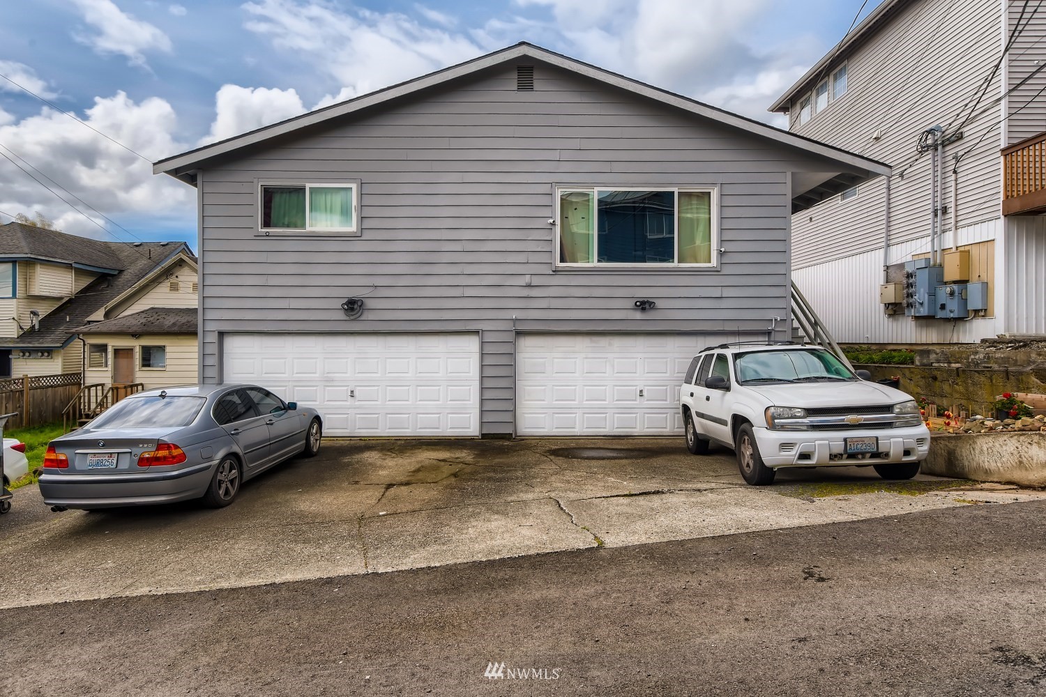 3325 Rockefeller Avenue Everett, WA 98201 - Photo 24 of 32 a car parked in front of a house