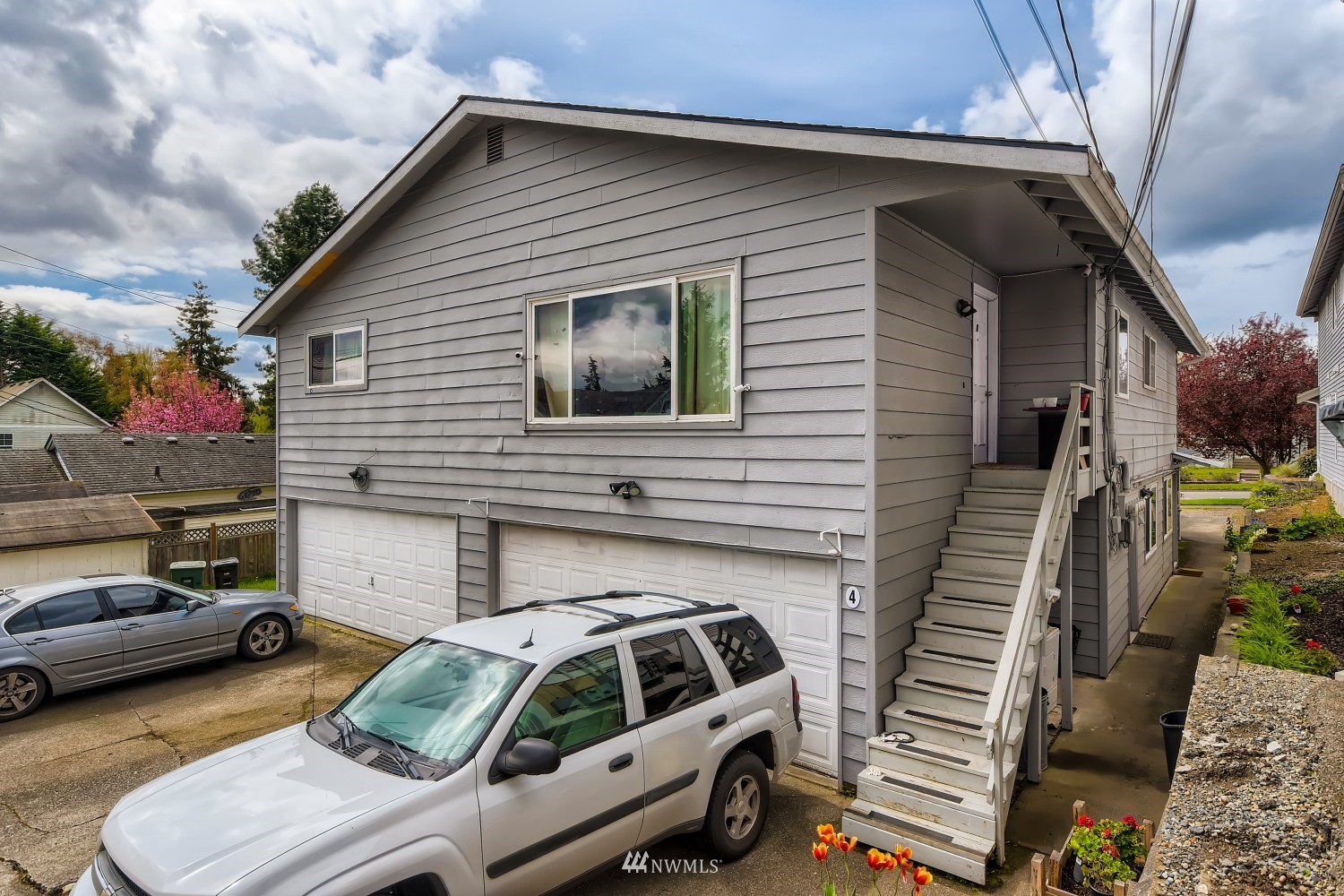 3325 Rockefeller Avenue Everett, WA 98201 - Photo 25 of 32 a view of a patio with a table and chairs
