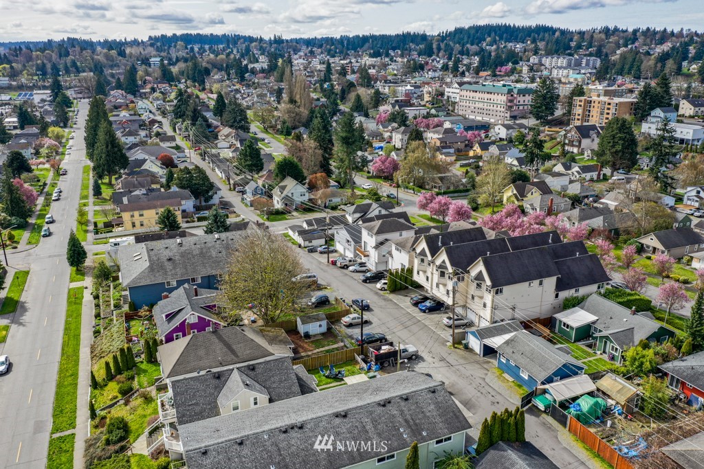 3325 Rockefeller Avenue Everett, WA 98201 - Photo 28 of 32 an aerial view of a city