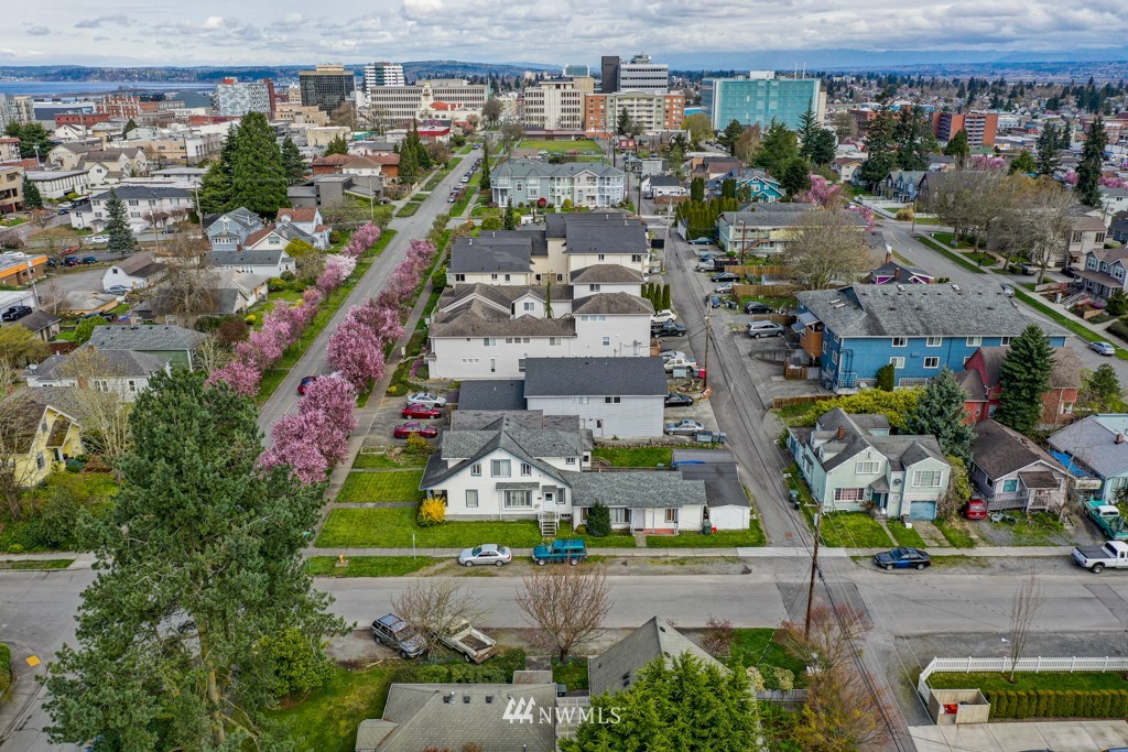 3325 Rockefeller Avenue Everett, WA 98201 - Photo 29 of 32 an aerial view of multiple house