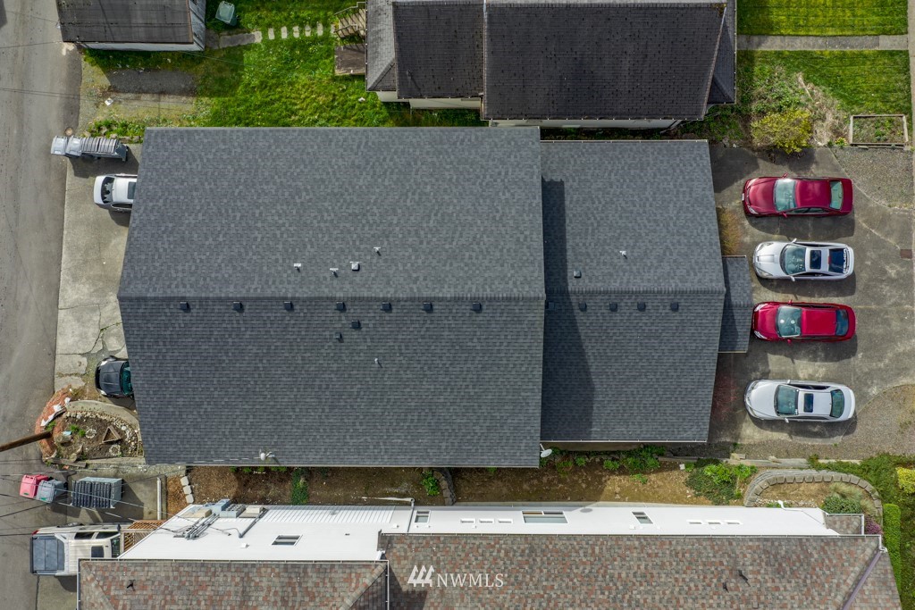 3325 Rockefeller Avenue Everett, WA 98201 - Photo 5 of 32 an aerial view of a house