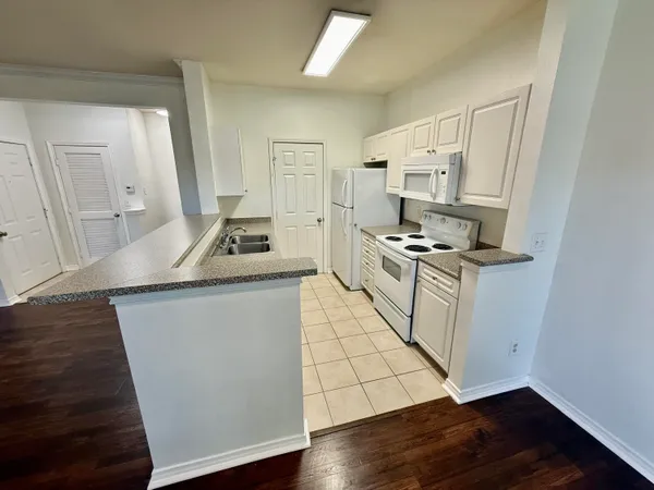 $2,200 | 130 River Landing Drive, Unit 1203, Charleston, SC 29492