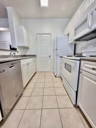 $2,200 | 130 River Landing Drive, Unit 1203, Charleston, SC 29492