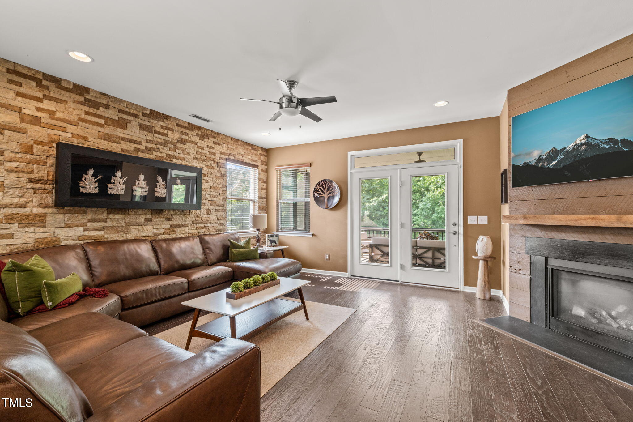744 Birch Arbor Circle Raleigh, NC 27604 - Photo 4 of 41 Living room (2)