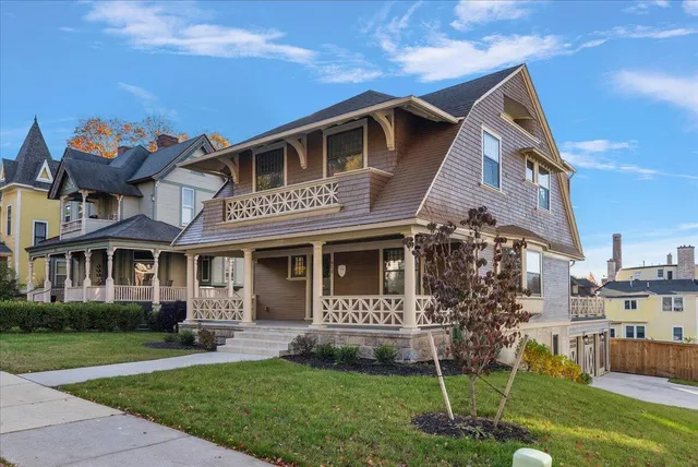 $899,900 | 415 Prospect Avenue Southeast, Grand Rapids, MI 49503