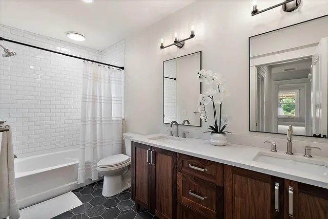 $899,900 | 415 Prospect Avenue Southeast, Grand Rapids, MI 49503