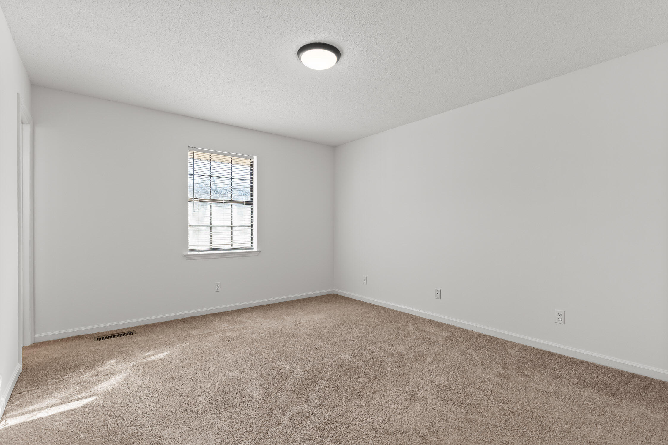 2612 Hickory Valley Road, Unit B Chattanooga, TN 37421 - Photo 14 of 21 35-Hickory Valley-35