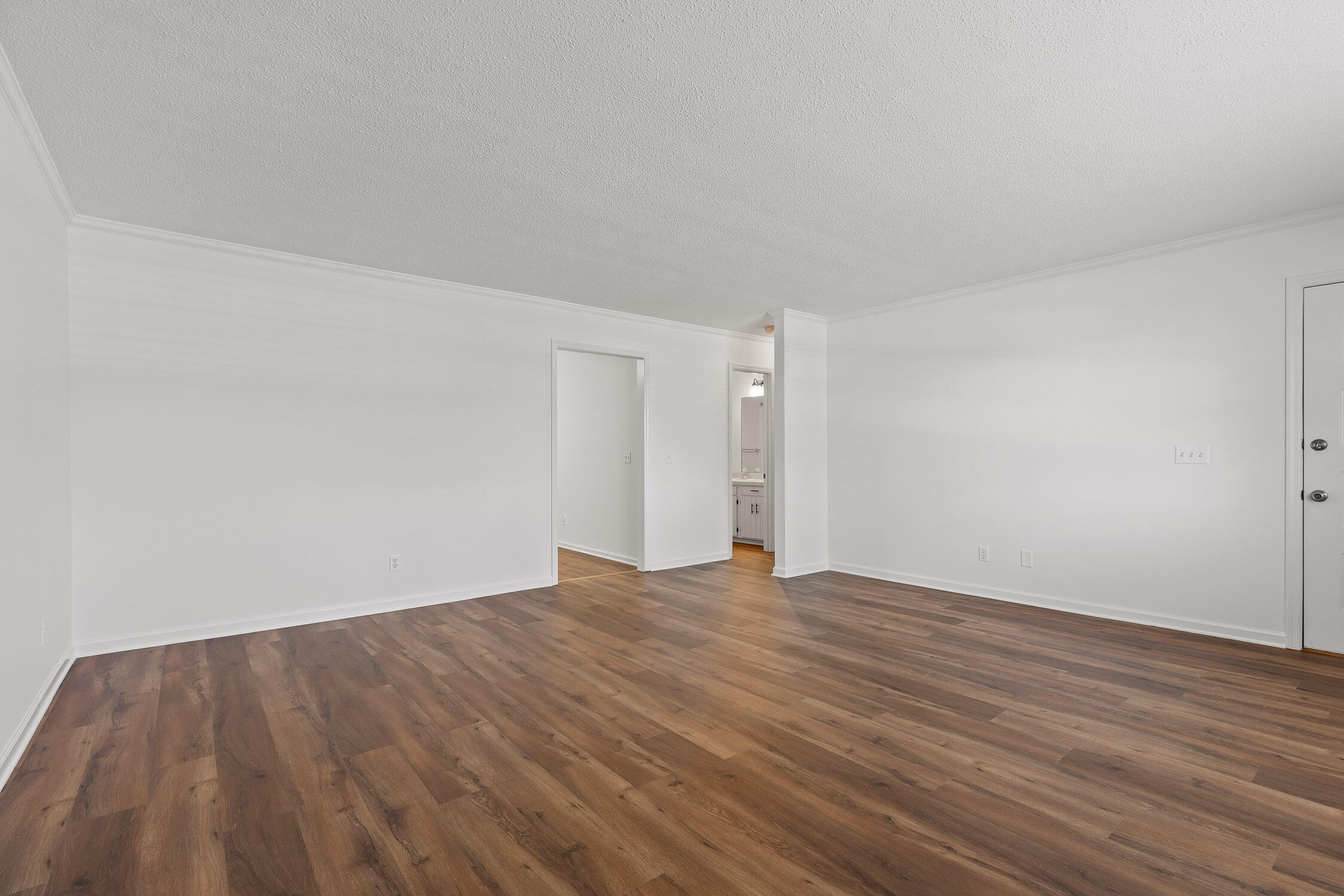 2612 Hickory Valley Road, Unit B Chattanooga, TN 37421 - Photo 4 of 21 30-Hickory Valley-30