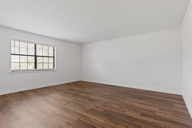 $1,595 | 2612 Hickory Valley Road, Unit B, Chattanooga, TN 37421