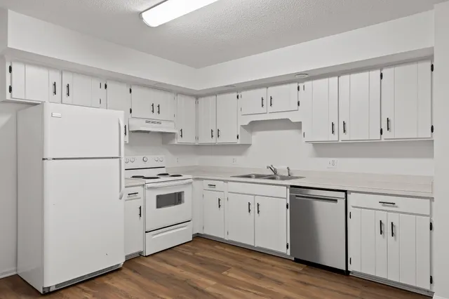 $1,595 | 2612 Hickory Valley Road, Unit B, Chattanooga, TN 37421