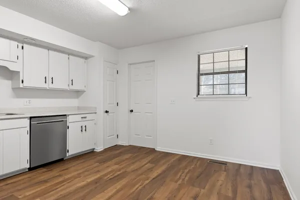 $1,495 | 2612 Hickory Valley Road, Unit B, Chattanooga, TN 37421