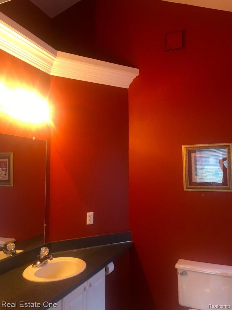 2149 Reagan Drive Rochester, MI 48309 - Photo 13 of 25 IMG_3886.jpg