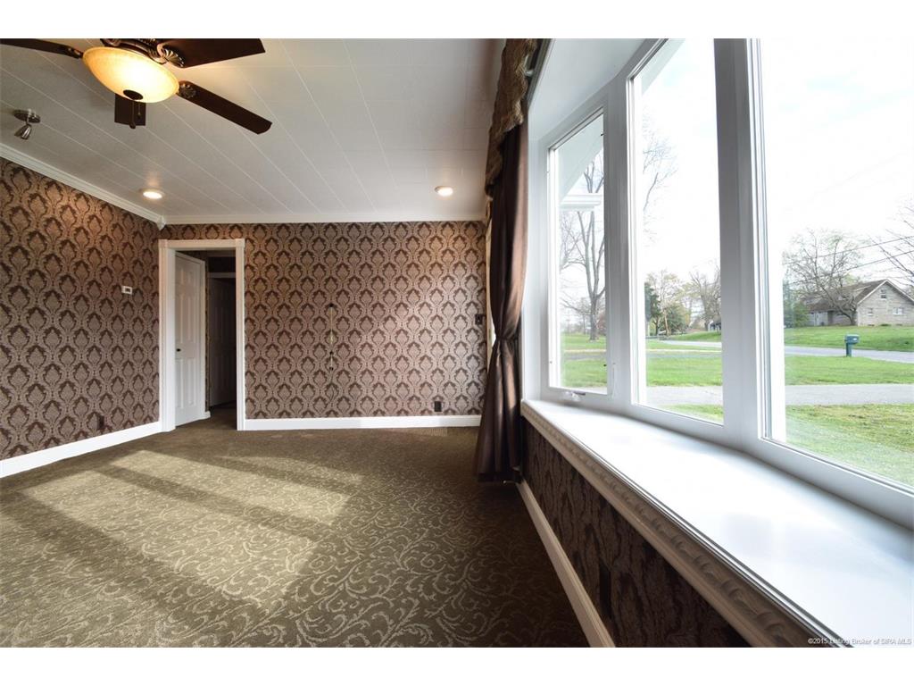 1233 Slate Run Road New Albany, IN 47150 - Photo 12 of 36 Gallery Image 12