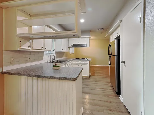 $1,830 | 743 South Iowa Avenue, League City, TX 77573