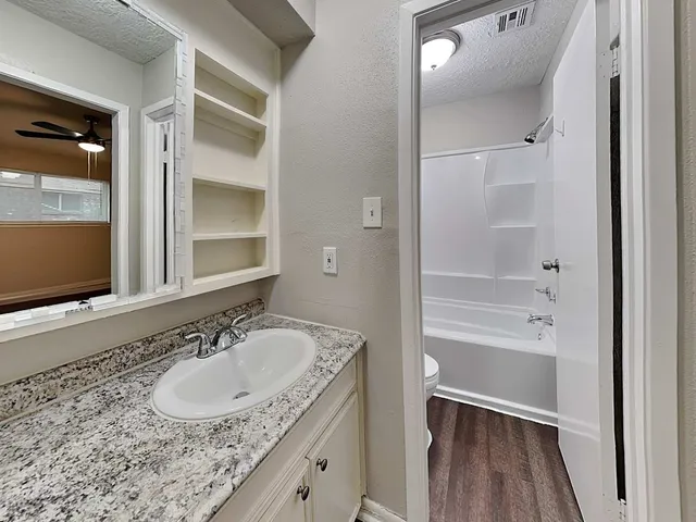 $1,830 | 743 South Iowa Avenue, League City, TX 77573