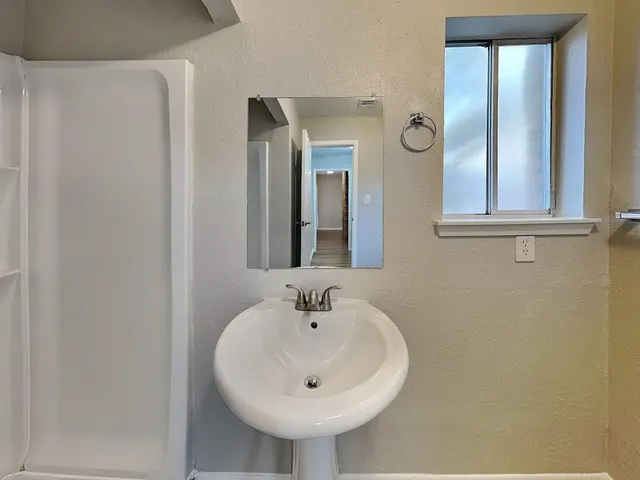 $1,830 | 743 South Iowa Avenue, League City, TX 77573