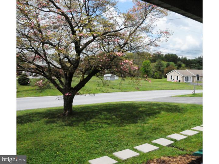 102 Hatfield Road Coatesville, PA 19320 - Photo 7 of 10 Front Yard