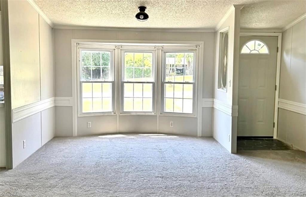 3028 Quaker Church Road Pinnacle, NC 27043 - Photo 3 of 33 Dining Area