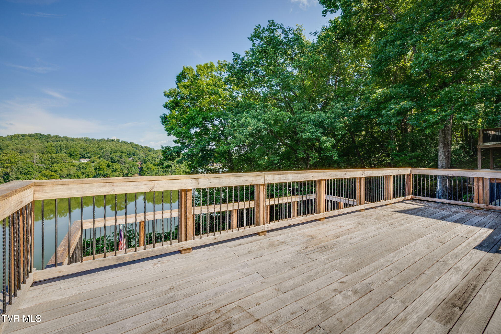 1450 East Shipley Ferry Road Kingsport, TN 37663 - Photo 35 of 49 Deck