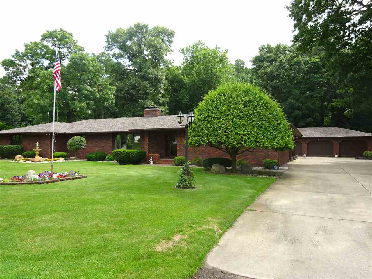 56200 Riviera Street South Bend, IN 46619 - Photo 4 of 36 Gallery Image 4