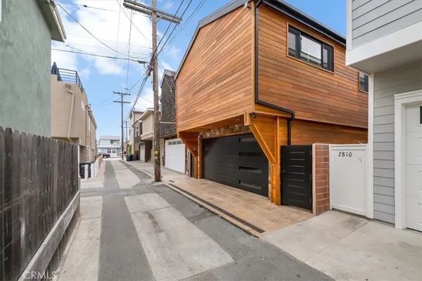 a view of a house