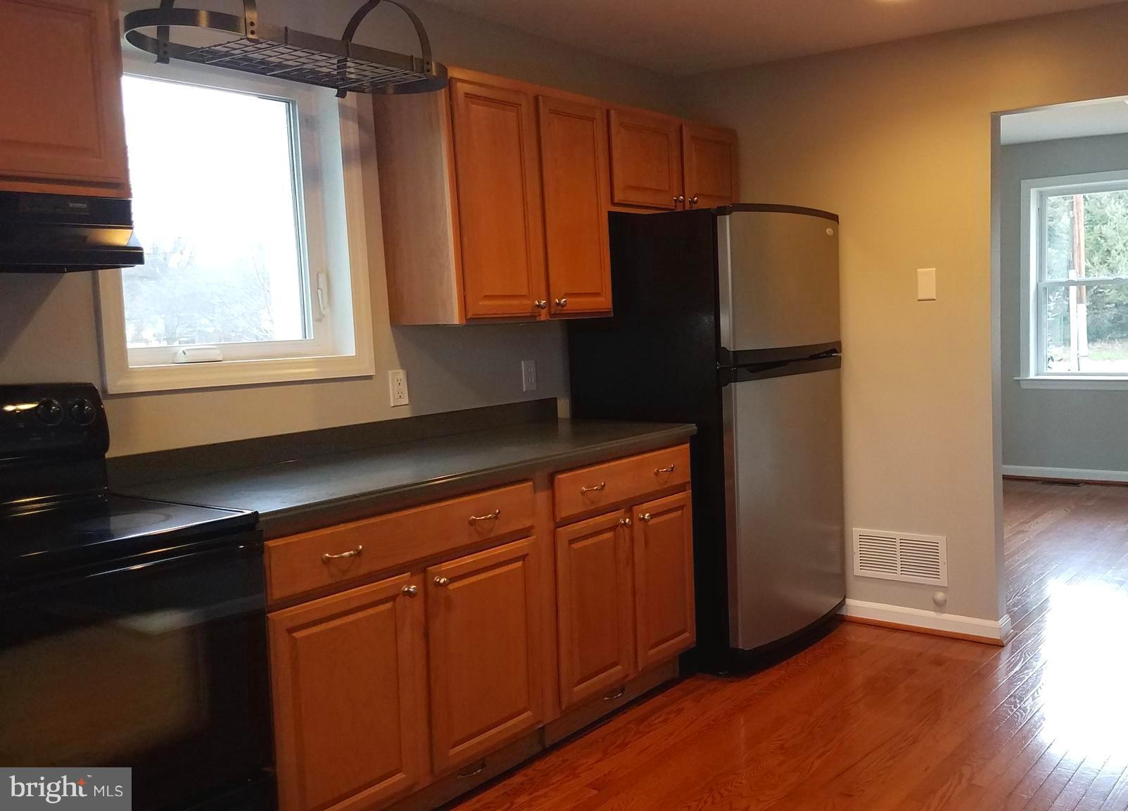 8720 Crest Road Severn, MD 21144 - Photo 5 of 26 Gallery Image 5