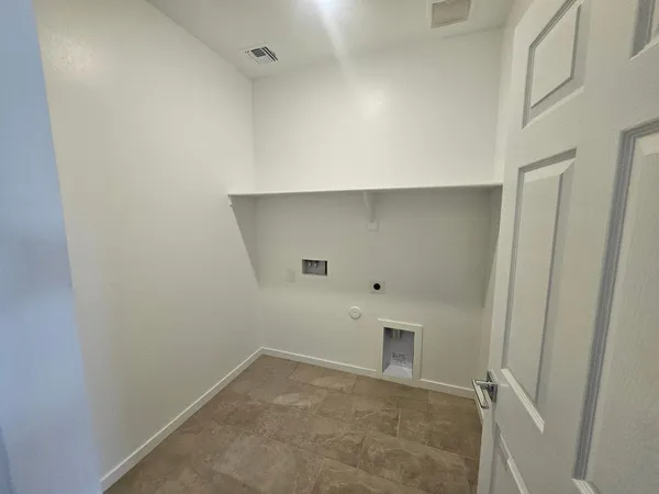 $2,495 | 548 West Fremont Pass, Apache Junction, AZ 85120