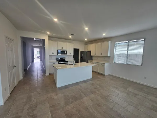 $2,495 | 548 West Fremont Pass, Apache Junction, AZ 85120