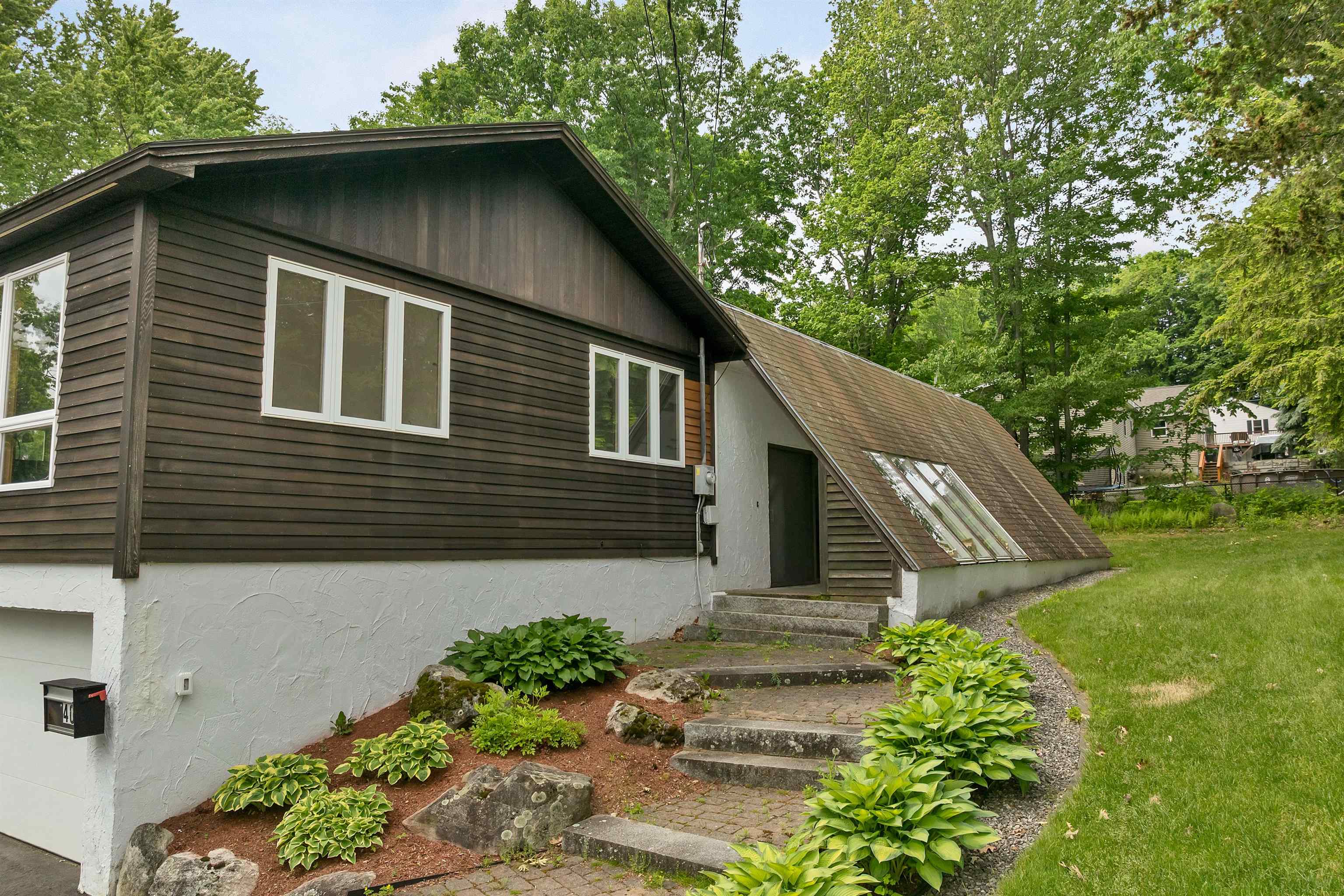 40 Paugus Street Laconia, NH 03246 - Photo 4 of 56