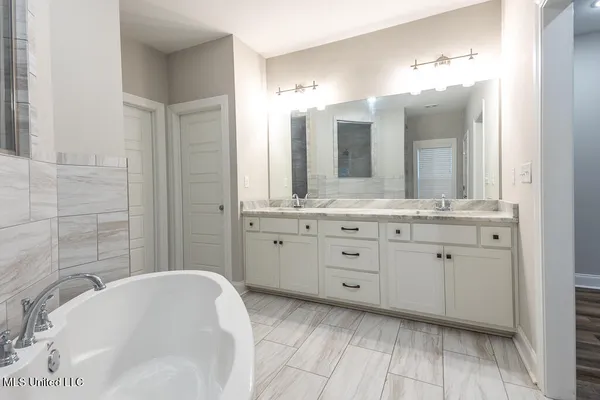 $424,900 | 2024 Laughter Road, Nesbit, MS 38651