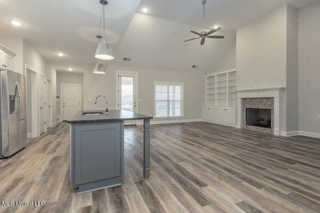 $424,900 | 2024 Laughter Road, Nesbit, MS 38651