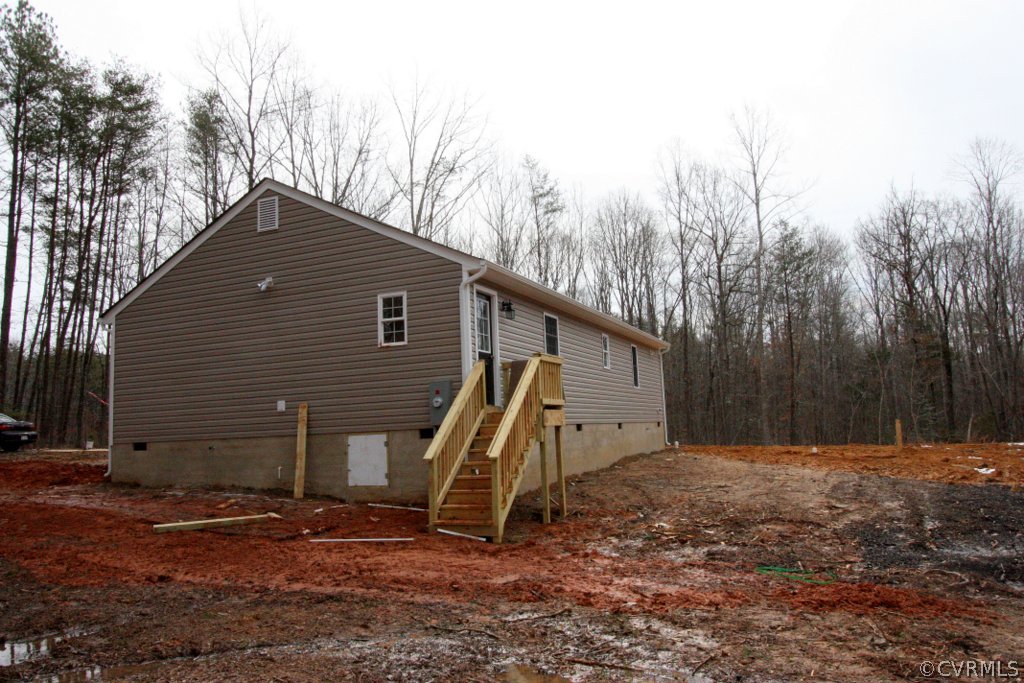 16 Winding Ridge Way Bumpass, VA 23024 - Photo 3 of 20 a backyard of a house