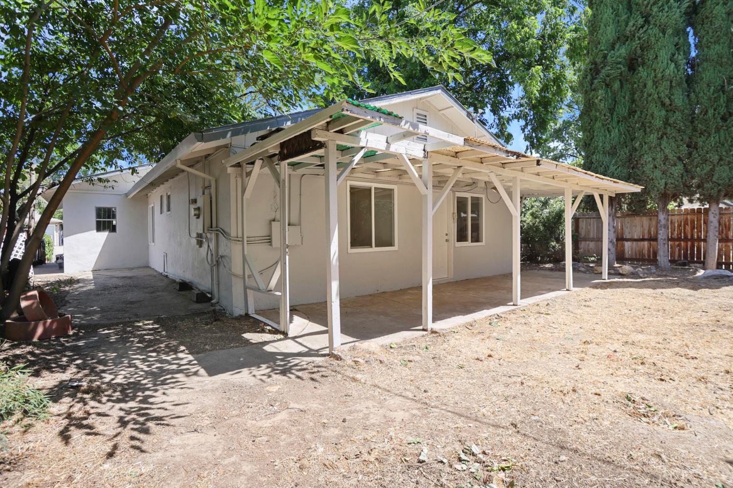 2044 Del Rio Drive Stockton, CA 95204 - Photo 38 of 40
