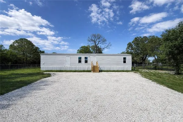 $260,000 | 163 Avenida Del Sur, Clewiston, FL 33440