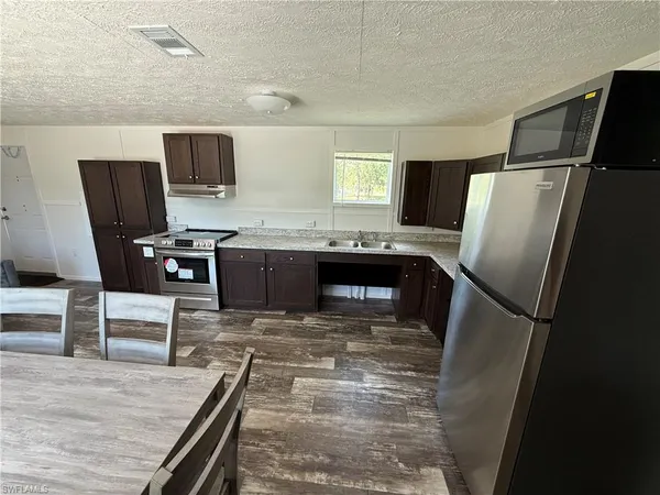 $260,000 | 163 Avenida Del Sur, Clewiston, FL 33440