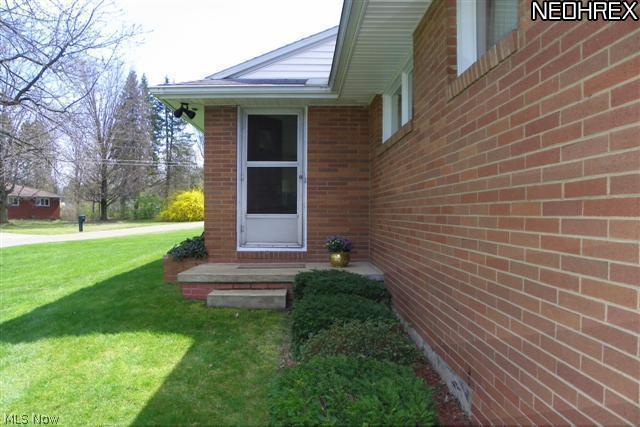 2434 Woodview Road Uniontown, OH 44685 - Photo 4 of 23 Entrance