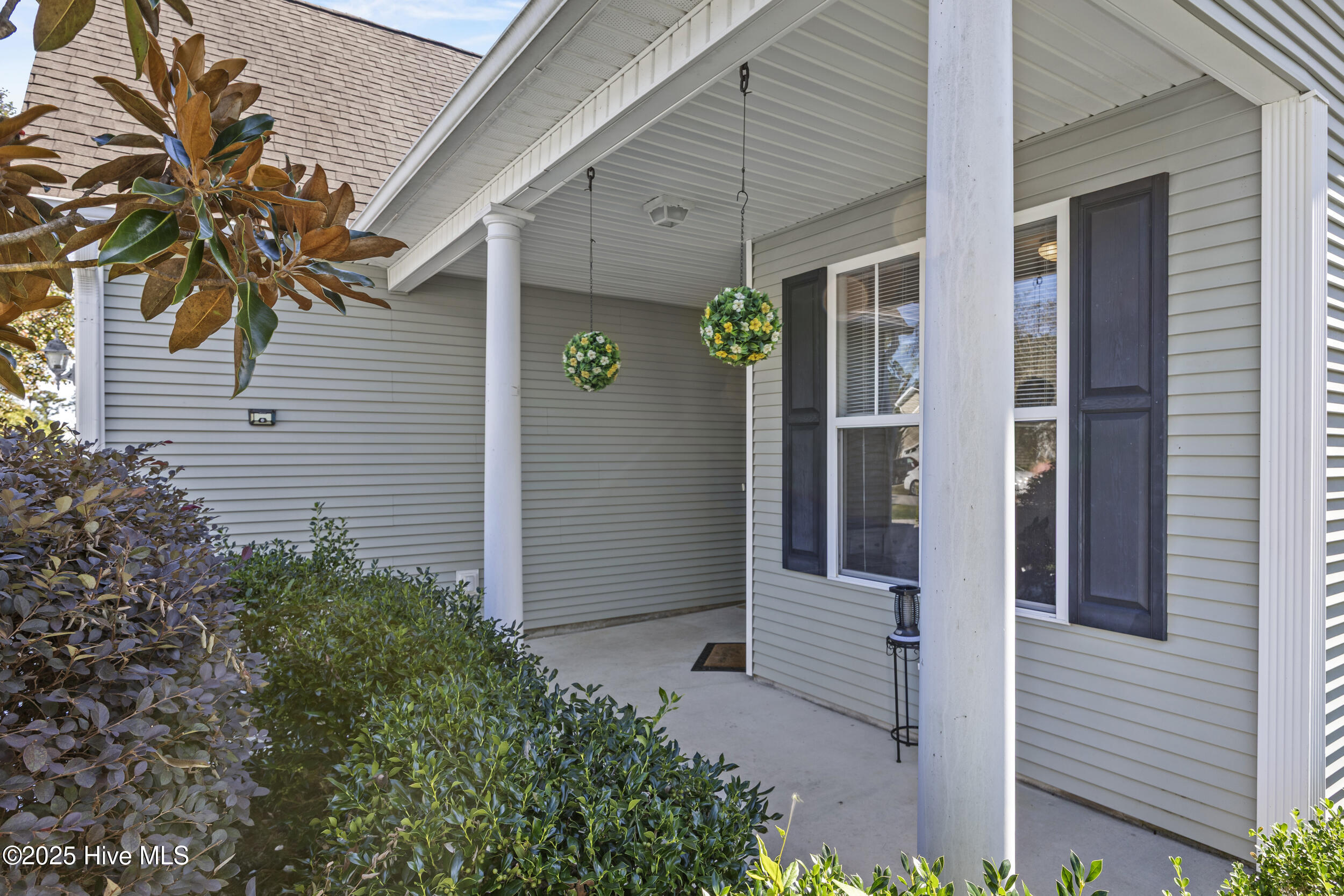 130 Azalea Drive Hampstead, NC 28443 - Photo 16 of 47 8_front patio