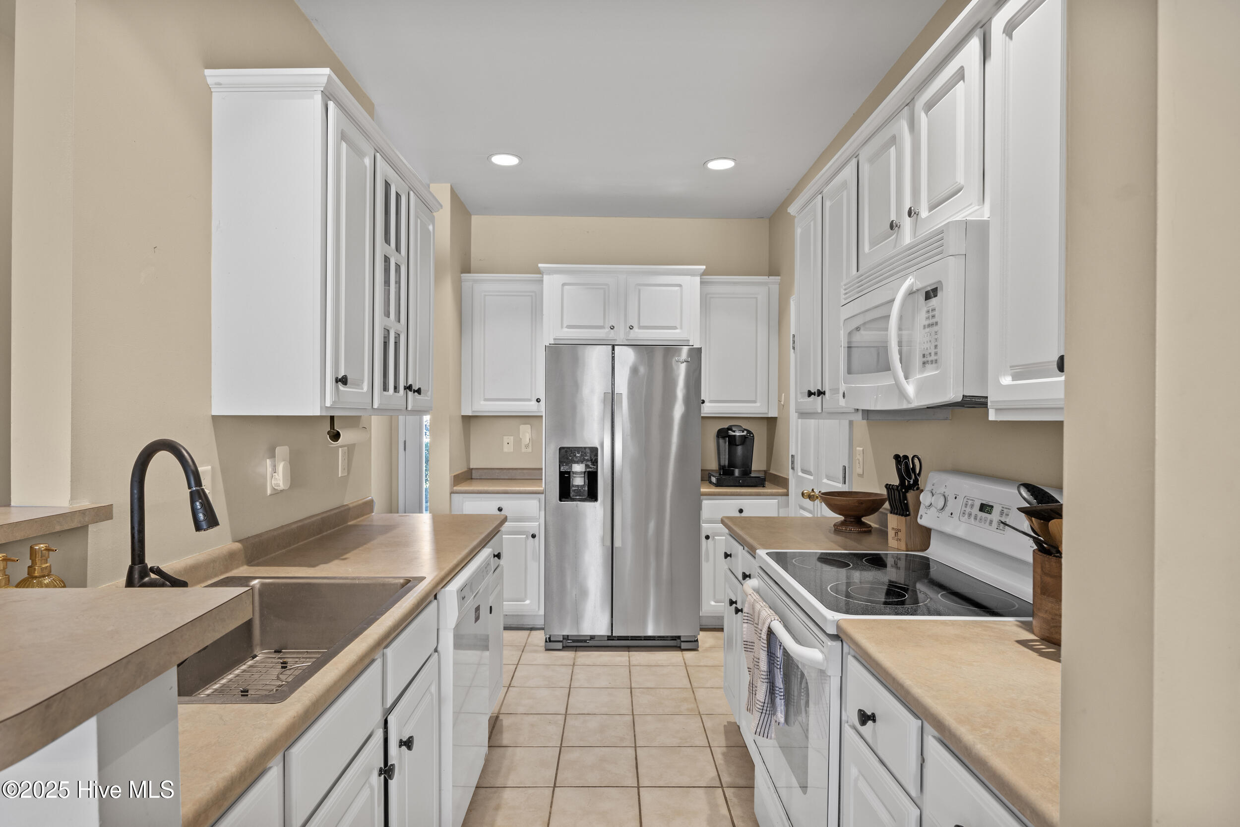 130 Azalea Drive Hampstead, NC 28443 - Photo 25 of 47 24_kitchen