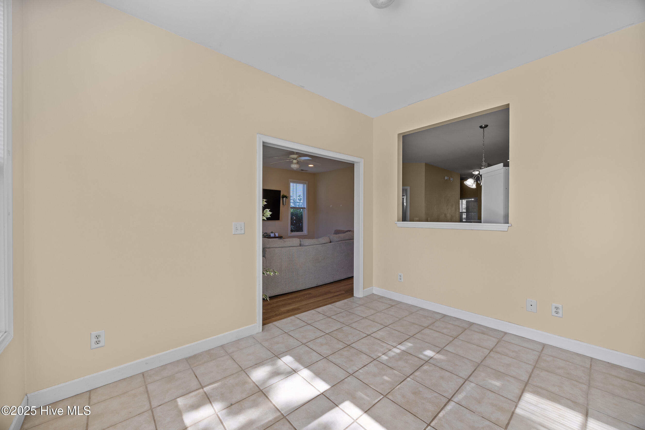 130 Azalea Drive Hampstead, NC 28443 - Photo 35 of 47 32_sunroom