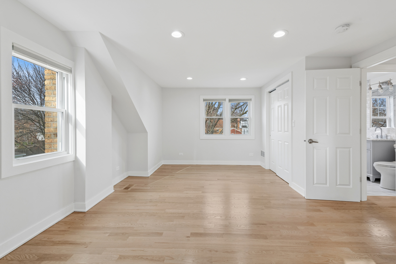 512 North Elm Street Mount Prospect, IL 60056 - Photo 15 of 24 a view of an empty room with a window