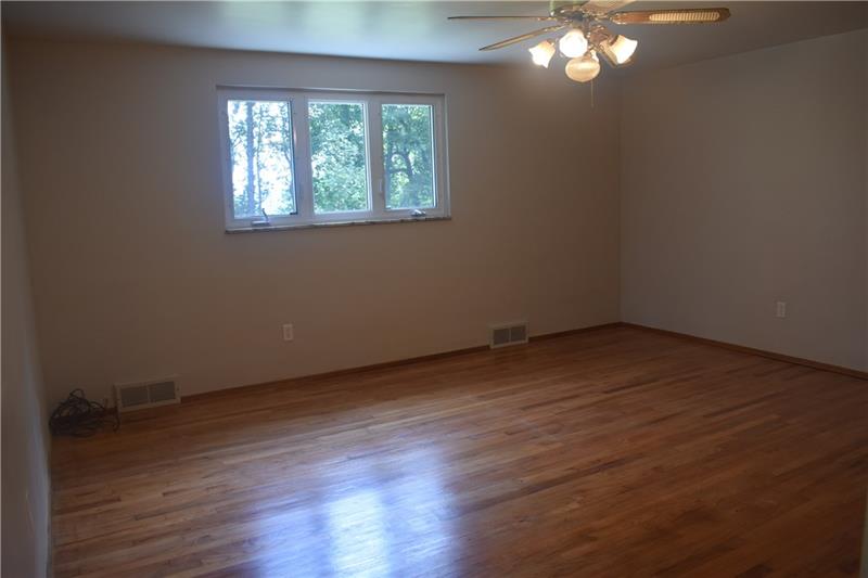 14 Beaver Grade Road McKees Rocks, PA 15136 - Photo 15 of 25