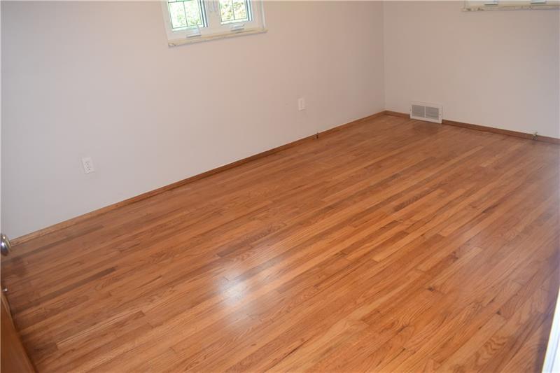 14 Beaver Grade Road McKees Rocks, PA 15136 - Photo 16 of 25