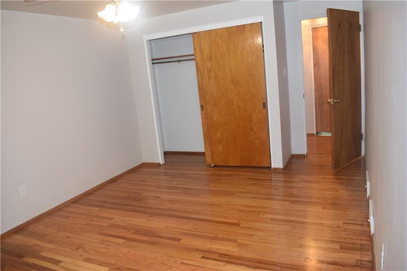 14 Beaver Grade Road McKees Rocks, PA 15136 - Photo 17 of 25
