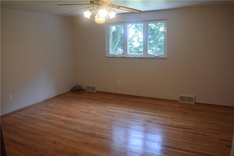 14 Beaver Grade Road McKees Rocks, PA 15136 - Photo 18 of 25