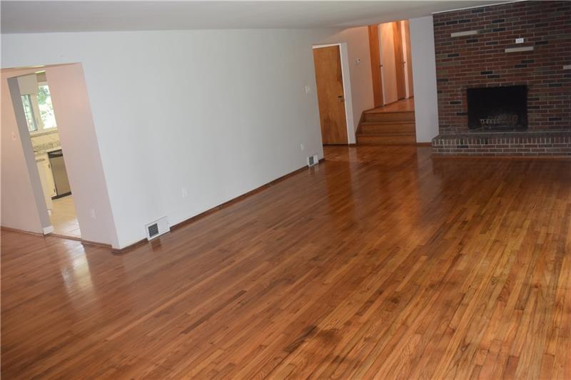 14 Beaver Grade Road McKees Rocks, PA 15136 - Photo 7 of 25