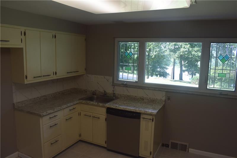 14 Beaver Grade Road McKees Rocks, PA 15136 - Photo 10 of 25
