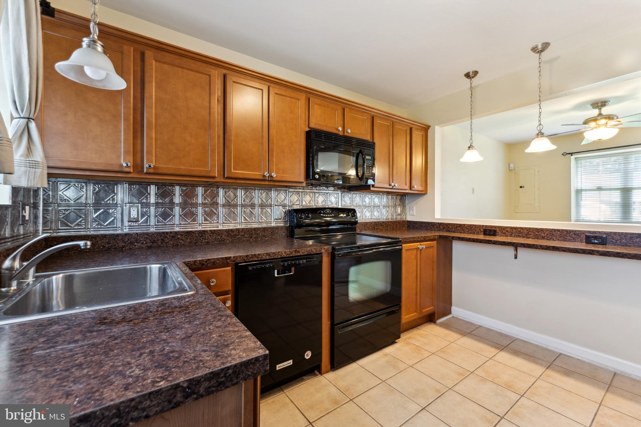 3124 Baybriar Road Baltimore, MD 21222 - Photo 11 of 29 Breakfast Bar Seating