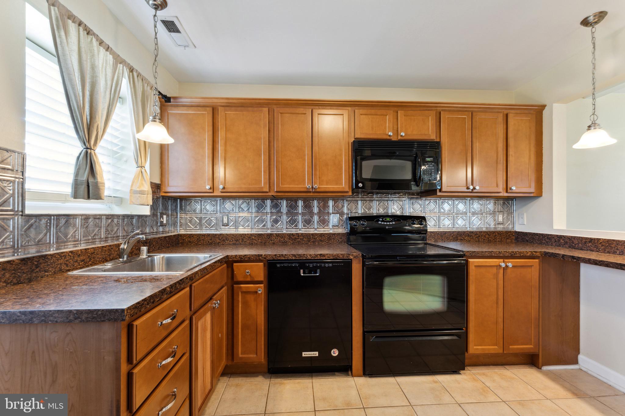 3124 Baybriar Road Baltimore, MD 21222 - Photo 4 of 29 Kitchen